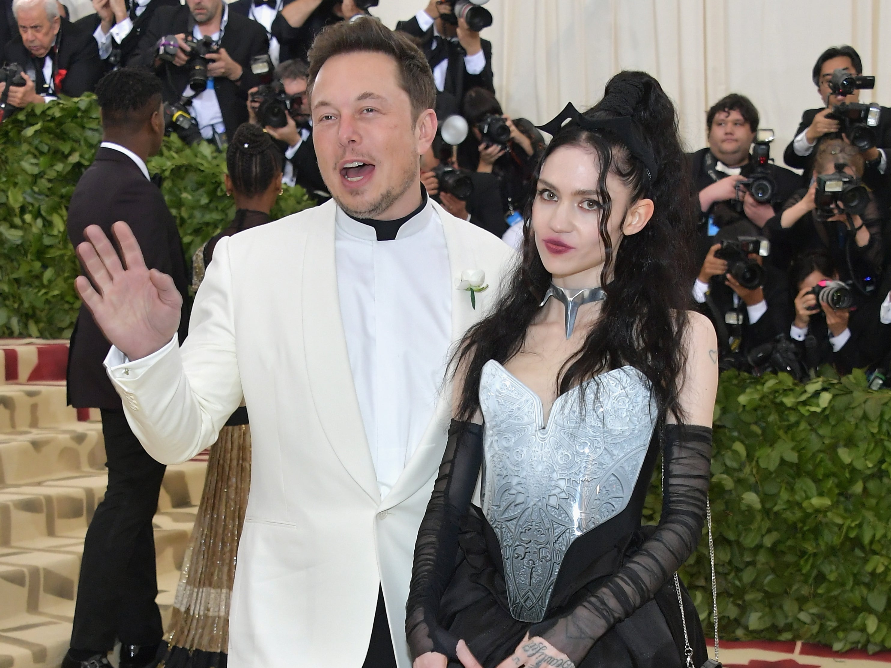 Elon Musk revela que él y Grimes están ‘semi-separados’