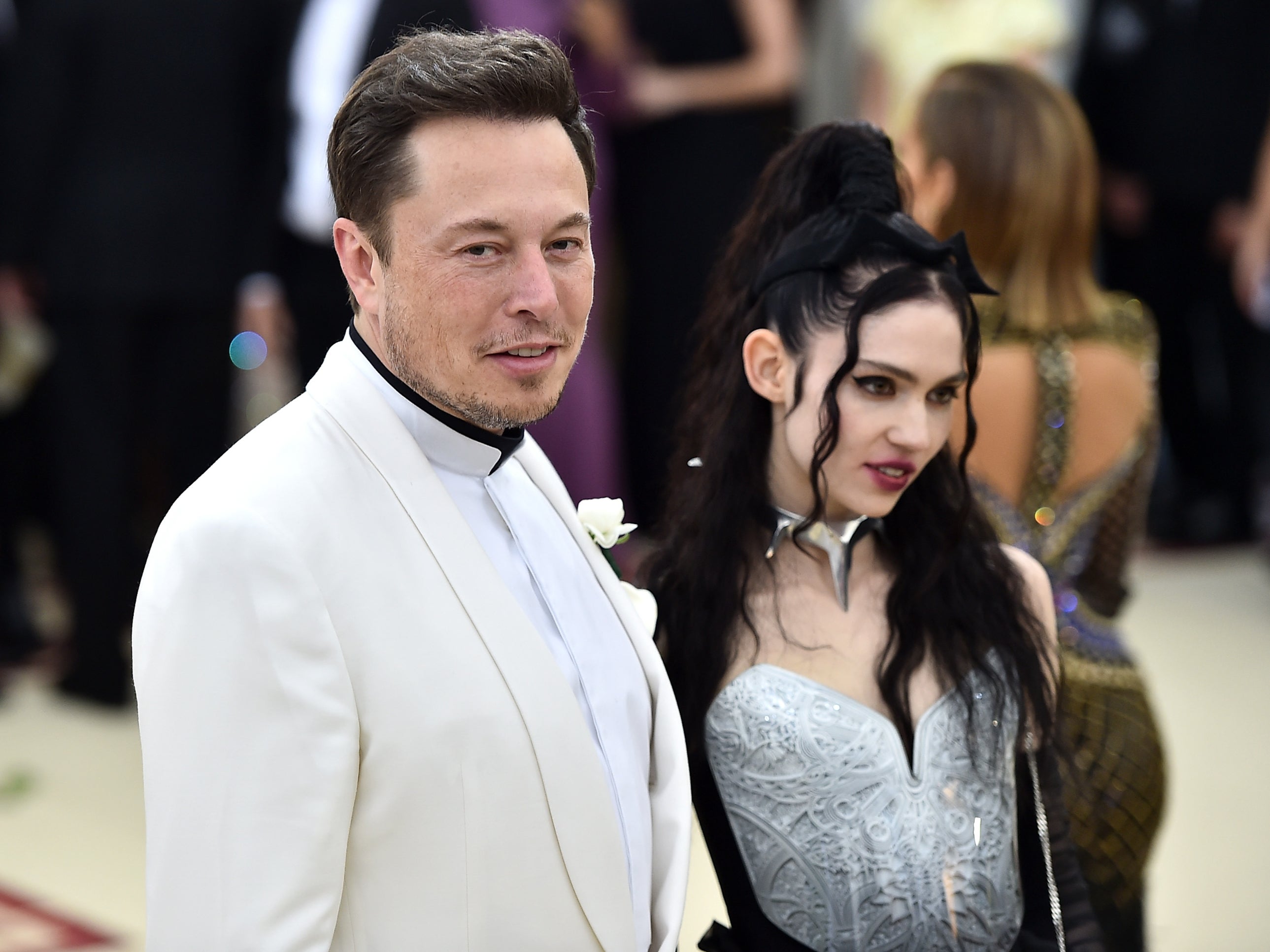 Toda la evidencia de que la nueva canción de Grimes, ‘Player of Games’, trata sobre Elon Musk