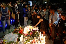 Cientos asisten a vigilia por maestra asesinada en Londres