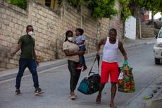 De vuelta en Haití, familia migrante planea volver a huir