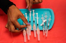 EEUU tiene suficientes vacunas COVID para refuerzos y niños