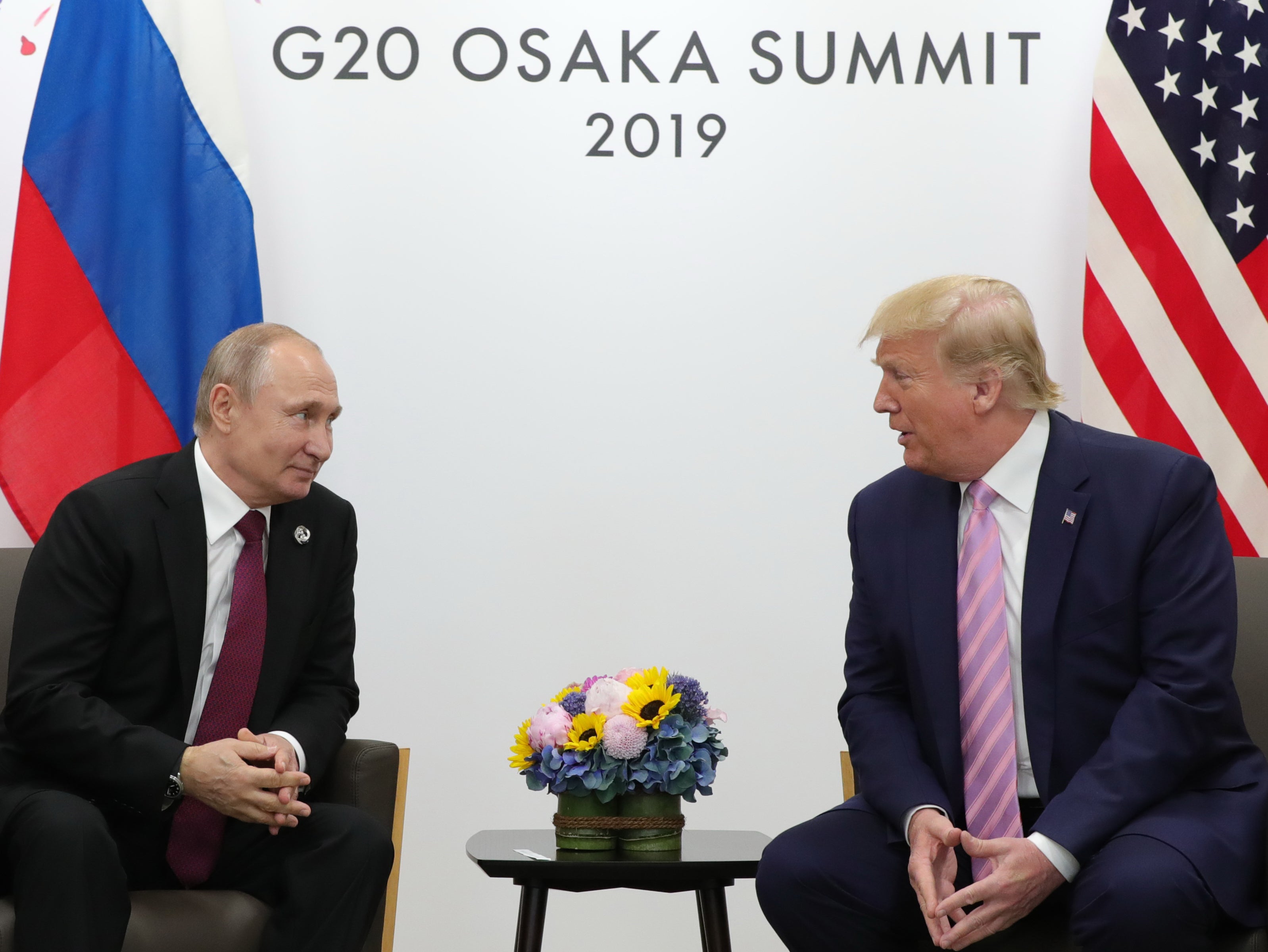 Trump le dijo a Putin durante una reunión que actuaría duro con él ante las cámaras, asegura nuevo libro