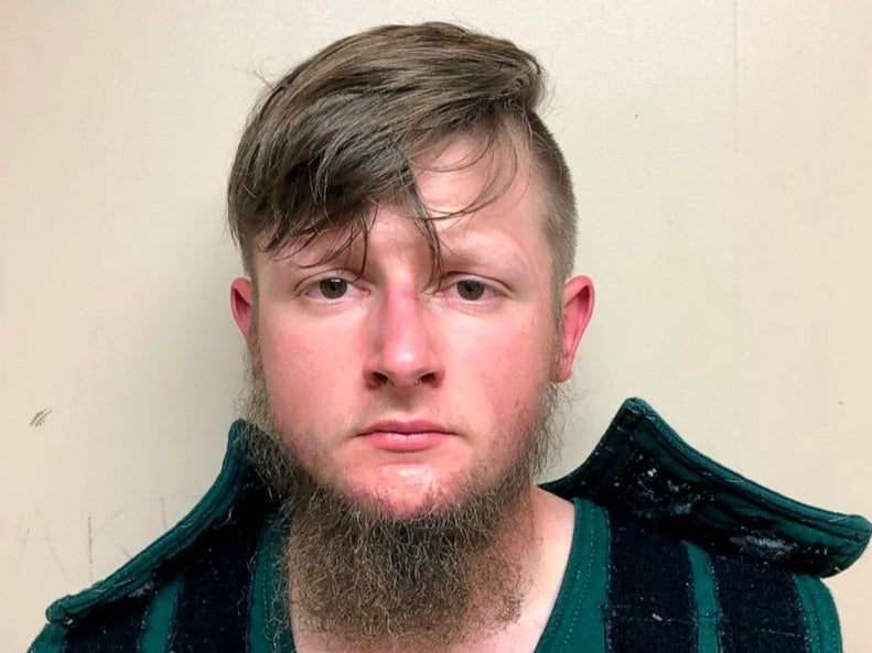 Sospechoso de tiroteo en spa de Atlanta se declara inocente de cuatro cargos de asesinato