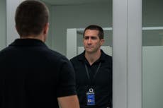 The Guilty review: Jake Gyllenhaal se sumerge en la locura en este remake sensacionalista