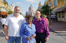 1ros trabajadores celebran 50 aniversario de Disney World