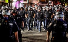Cinco docenas de agentes de la NYPD deberían ser disciplinados, tras las protestas por muerte de George Floyd, dice organismo de control de la policía