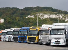 Reino Unido pide a residentes alemanes que conduzcan camiones incluso si nunca antes lo habían hecho