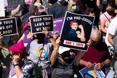 Miles de mujeres marchan en EEUU en defensa del aborto