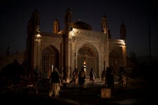 Afganistán: Bomba en mezquita deja varios civiles muertos