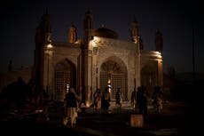 Afganistán: Bomba en mezquita deja varios civiles muertos