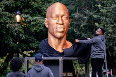 Vuelven a vandalizar estatua de George Floyd en NY