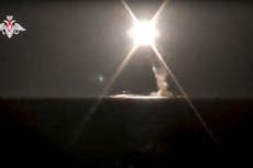 Rusia lanza misil supersónico desde submarino