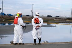 Huntington Beach: barco mal anclado es la posible causa del derrame masivo de petróleo en California
