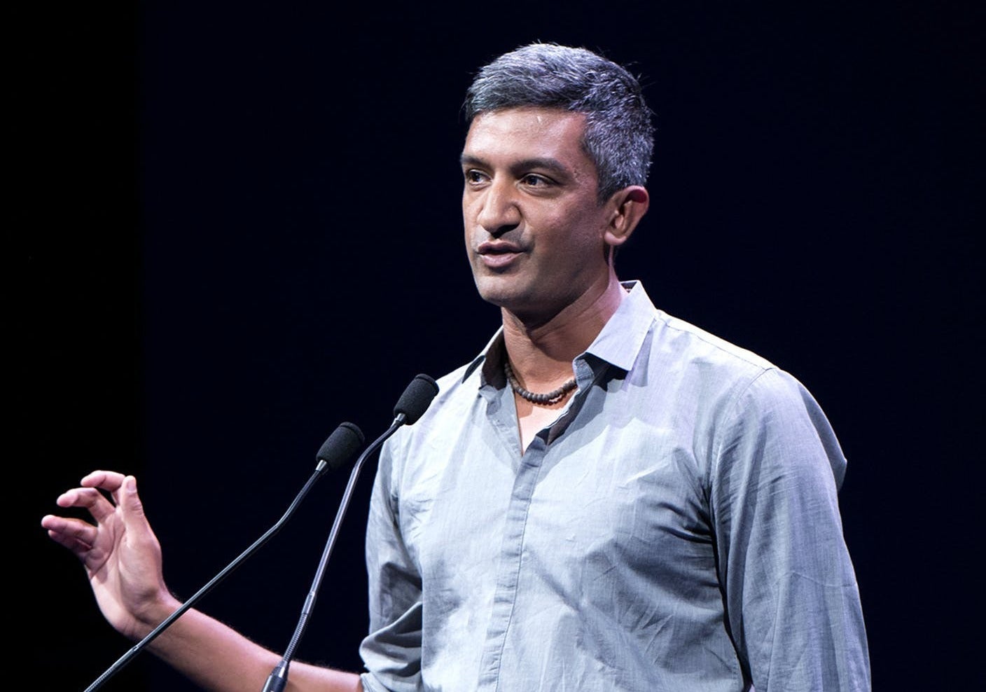 “Somos adictos a la tecnología digital”: experto nos aconseja cómo deberíamos ver la caída de Facebook