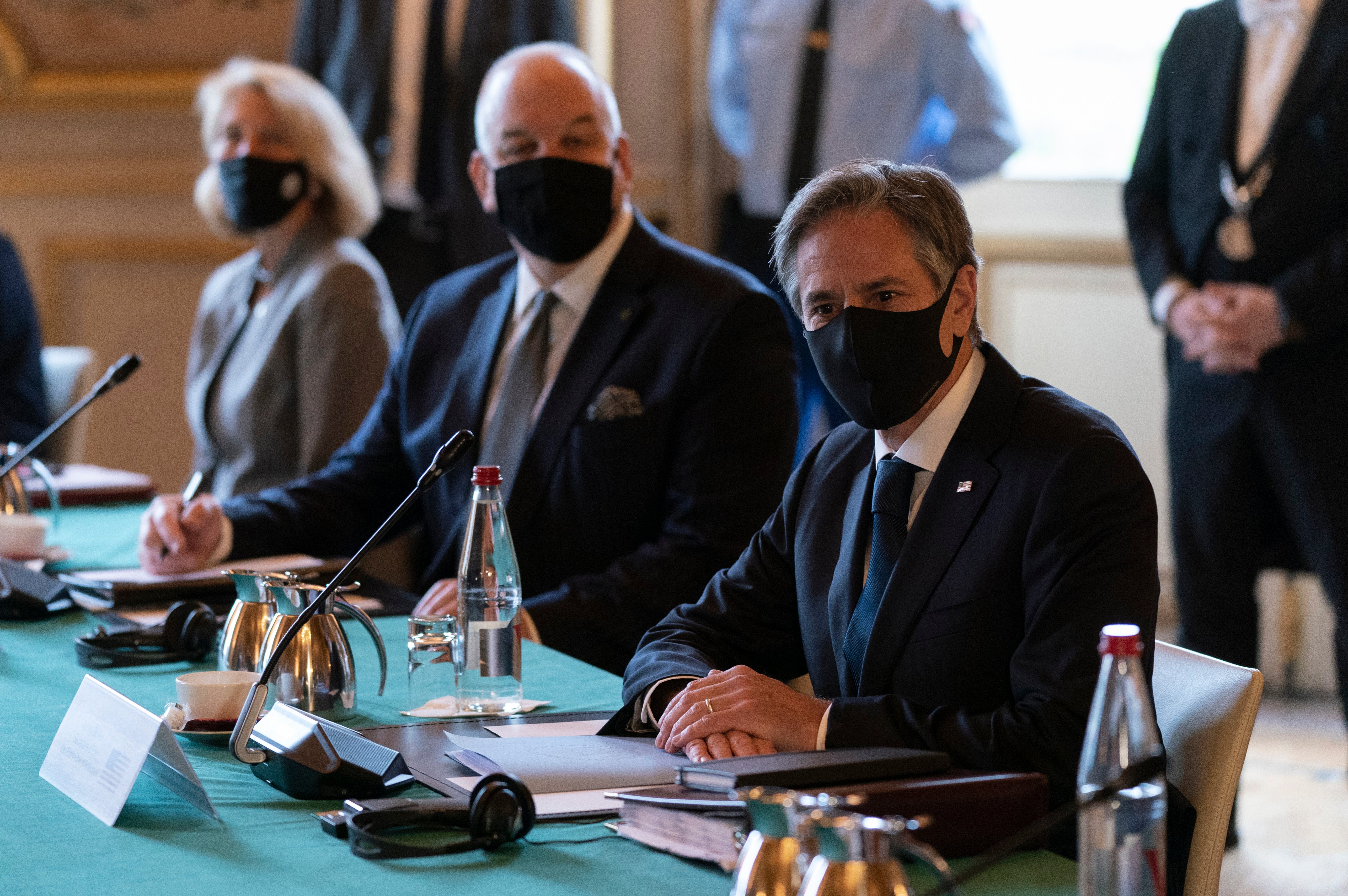 Blinken, Macron tratan de reparar daños en relación