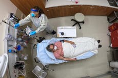 El COVID acecha a aisladas zonas rurales de Alaska