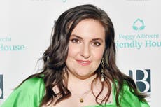 Lena Dunham emite una declaración sobre la vergüenza corporal, después de comentarios “retorcidos”