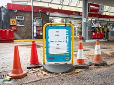 Escasez de combustible: 13% de las gasolineras independientes en Londres y el sureste continúan sin servicio