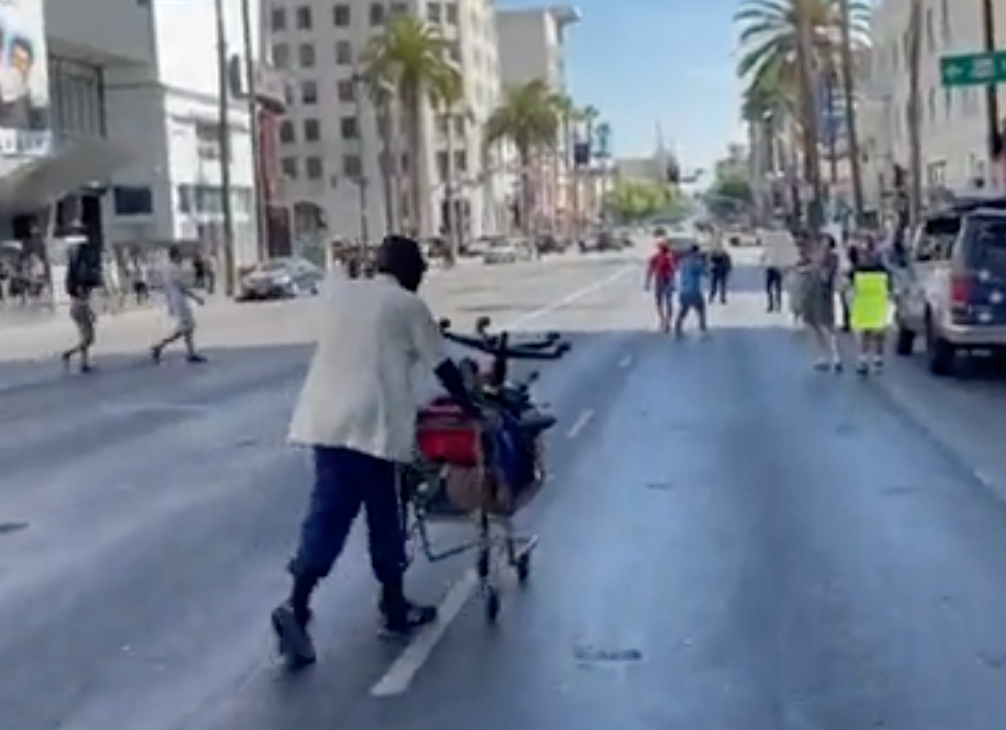 Persona sin hogar destruye argumento de las personas antivacunas en seis palabras