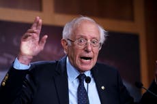 Bernie Sanders se niega a firmar declaración de apoyo a Kyrsten Sinema tras protesta en el baño, dice informe