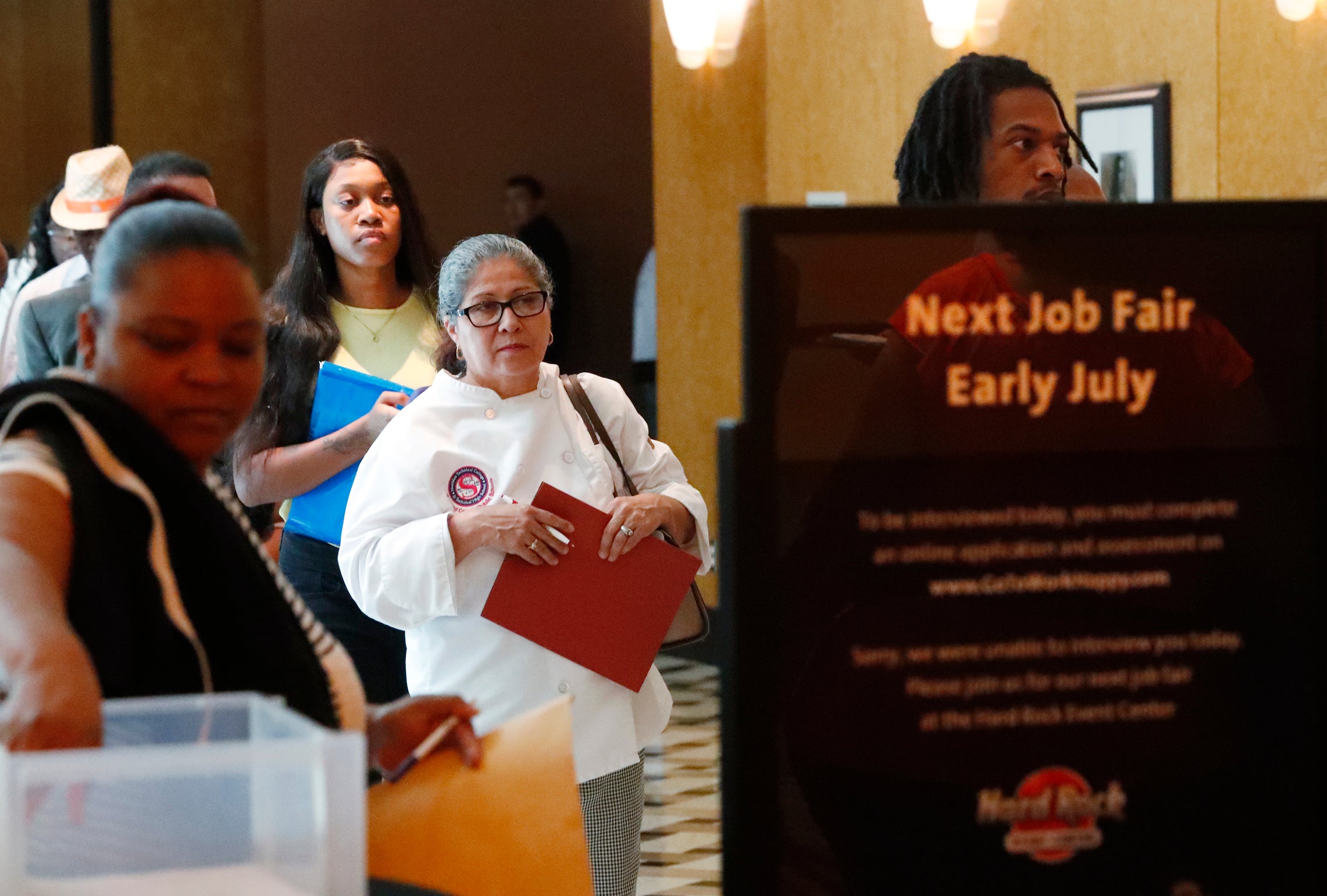 Empresas de EEUU añaden apenas 194.000 empleos en septiembre