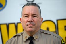 “No estoy forzando a nadie”: el sheriff de los Ángeles no hará cumplir el estricto mandato de vacunas de la ciudad