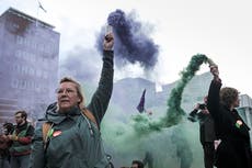 Ecologistas protestan cerca del Parlamento en Holanda