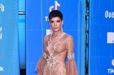 Halsey comparte mensaje sobre cuerpo posparto tras elogio de SNL: ‘No quiero alimentar la ilusión’