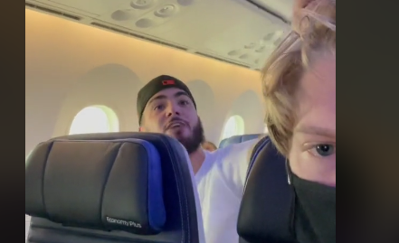 Expulsan de un vuelo a Los Ángeles a pasajero que se negó a usar cubrebocas