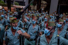 España celebra su Fiesta Nacional con pompa, desfile militar