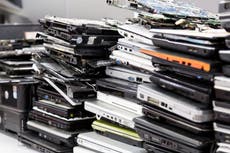 La “montaña” de residuos electrónicos de este año pesará tanto como la Gran Muralla China, advierten los expertos