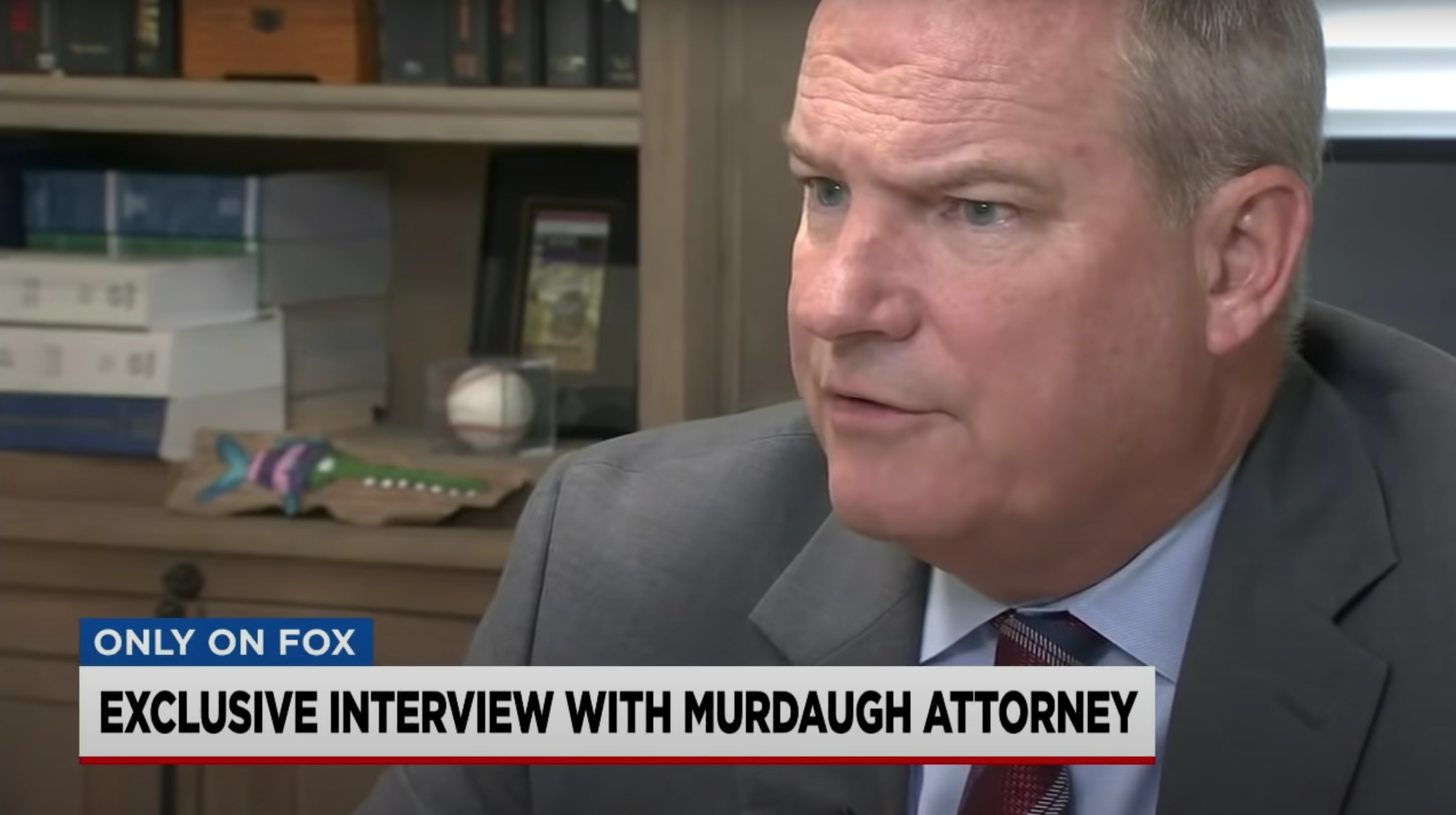 Abogado de Alex Murdaugh admite que su cliente es una “persona de interés” en el asesinato de su esposa e hijo