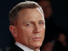 Daniel Craig dice que tuvo problemas para mantener la boca cerrada mientras interpretaba a James Bond