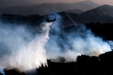 Vientos afectan combate contra incendio en sur de California