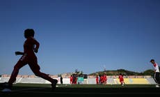 “Acción real”: Gobiernos deben alojar a futbolistas y jugadoras de baloncesto afganas, advierte la FIFA