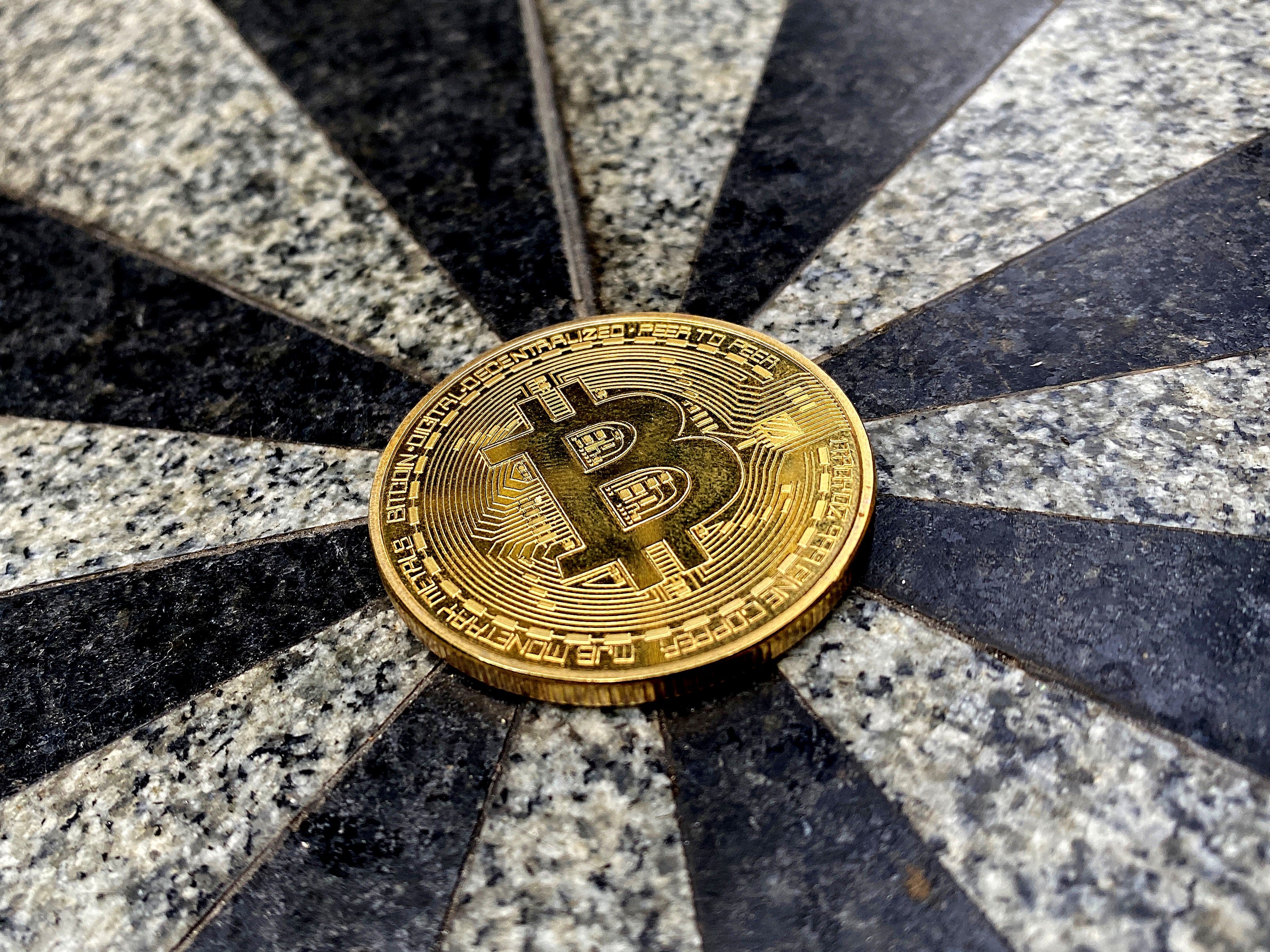 El precio del bitcoin se encuentra al alza por especulaciones de ETF sobre el futuro de las criptomonedas