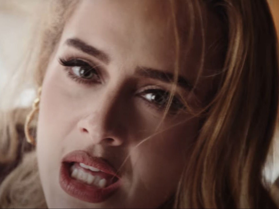 Adele revela que su preciada posesión es un trozo de chicle de Celine Dion