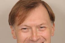 Muerte de Sir David Amess: Diputado conservador muere tras ser apuñalado en una iglesia