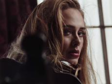 Adele presenta nueva canción conmovedora ‘Hold On’ en anuncio navideño de Amazon