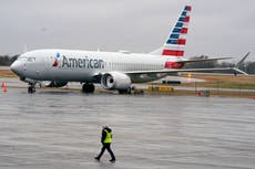 American Airlines cancela mil 500 vuelos durante el fin de semana de Halloween debido a la escasez de personal y al mal tiempo