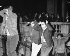 Francia conmemora la masacre de argelinos en París en 1961