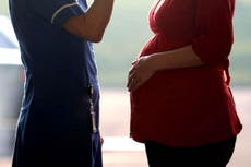 Mujeres continúan con embarazos no planeados tras escasez de citas para abortar