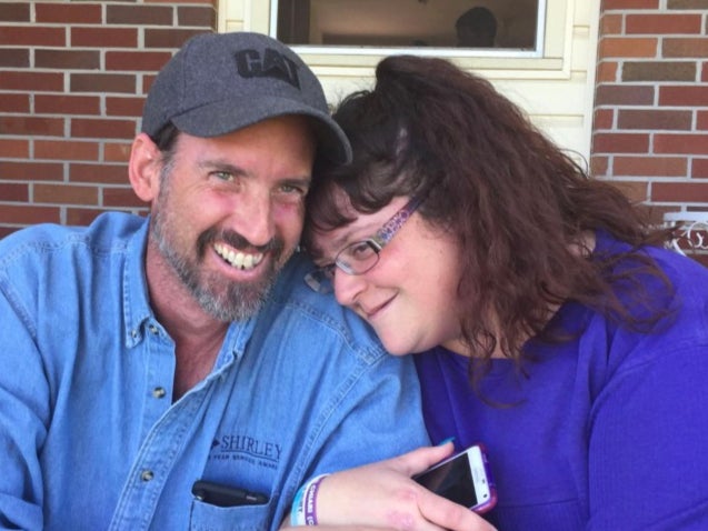 Virginia: Padres con cuatro niños se arrepienten de no haber recibido vacuna anti COVID-19 antes de morir