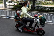 China redacta una nueva ley que castigará a los padres si los niños exhiben ‘muy mal comportamiento’