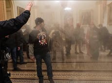 Algunos acusados por los disturbios del Capitolio optan por representarse a sí mismos