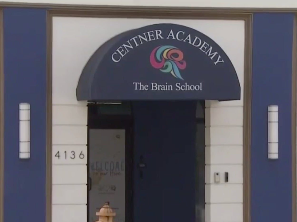 Escuela de Florida pide a estudiantes vacunados quedarse en casa por 30 días para que no infecten a otros