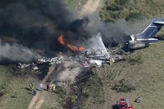 Accidente en Texas: una persona resulta lesionada después de que un avión se estrellara tras el despegue