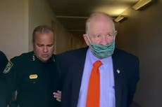 Abogado que representó a George Zimmerman arrestado por manipulación de testigos en un caso de violación