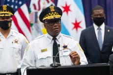21 policías de Chicago sin sueldo por tema de vacuna COVID