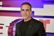 Carlos Ponce en campaña contra el cáncer de mama masculino